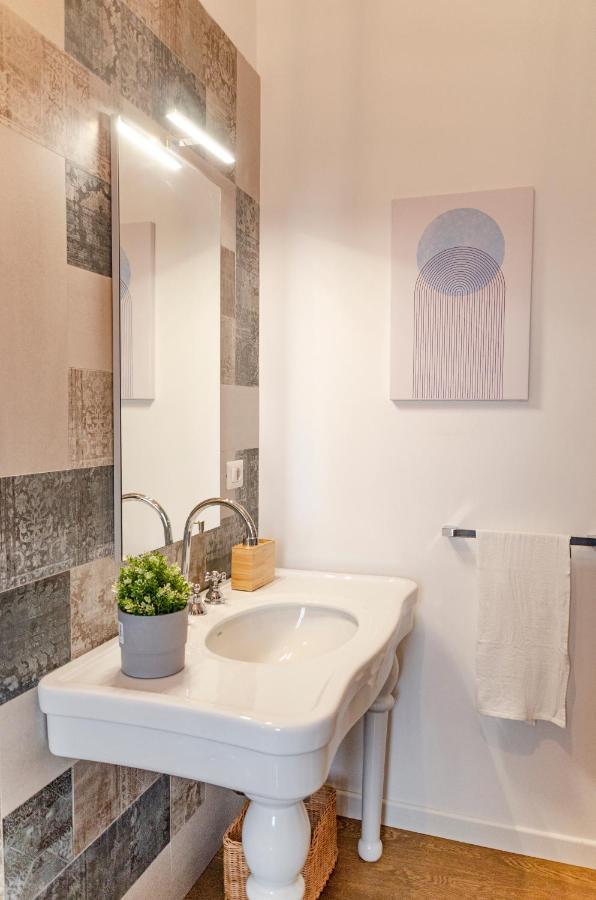 Apulialux Private 100Mq Rooftop Oasis W Jacuzzi Apartment Bari Exterior photo