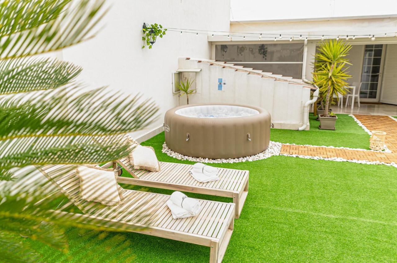 Apulialux Private 100Mq Rooftop Oasis W Jacuzzi Apartment Bari Exterior photo